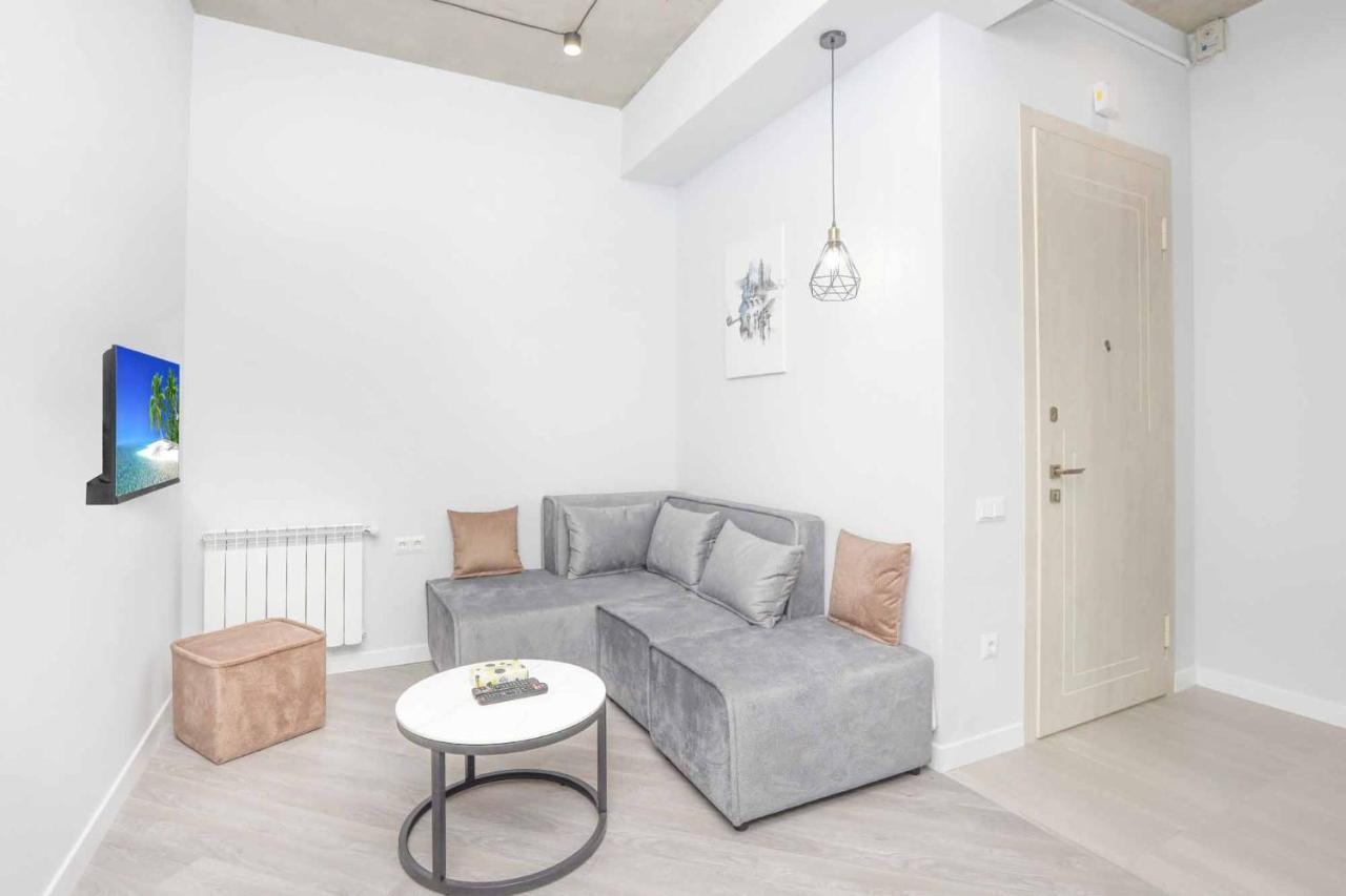 Stay Inn Apartments On Amiryan 26/4 Erivan Exterior foto