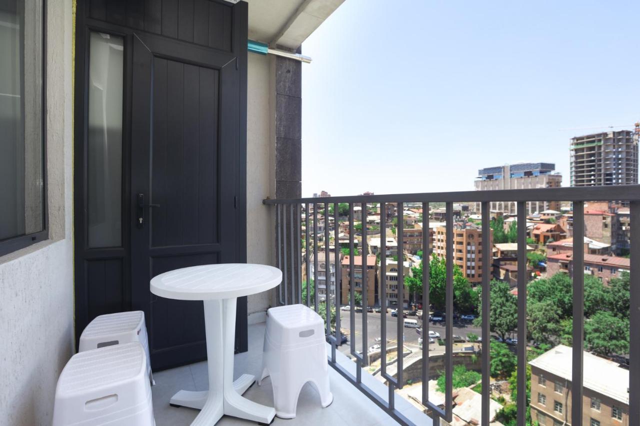 Stay Inn Apartments On Amiryan 26/4 Erivan Exterior foto
