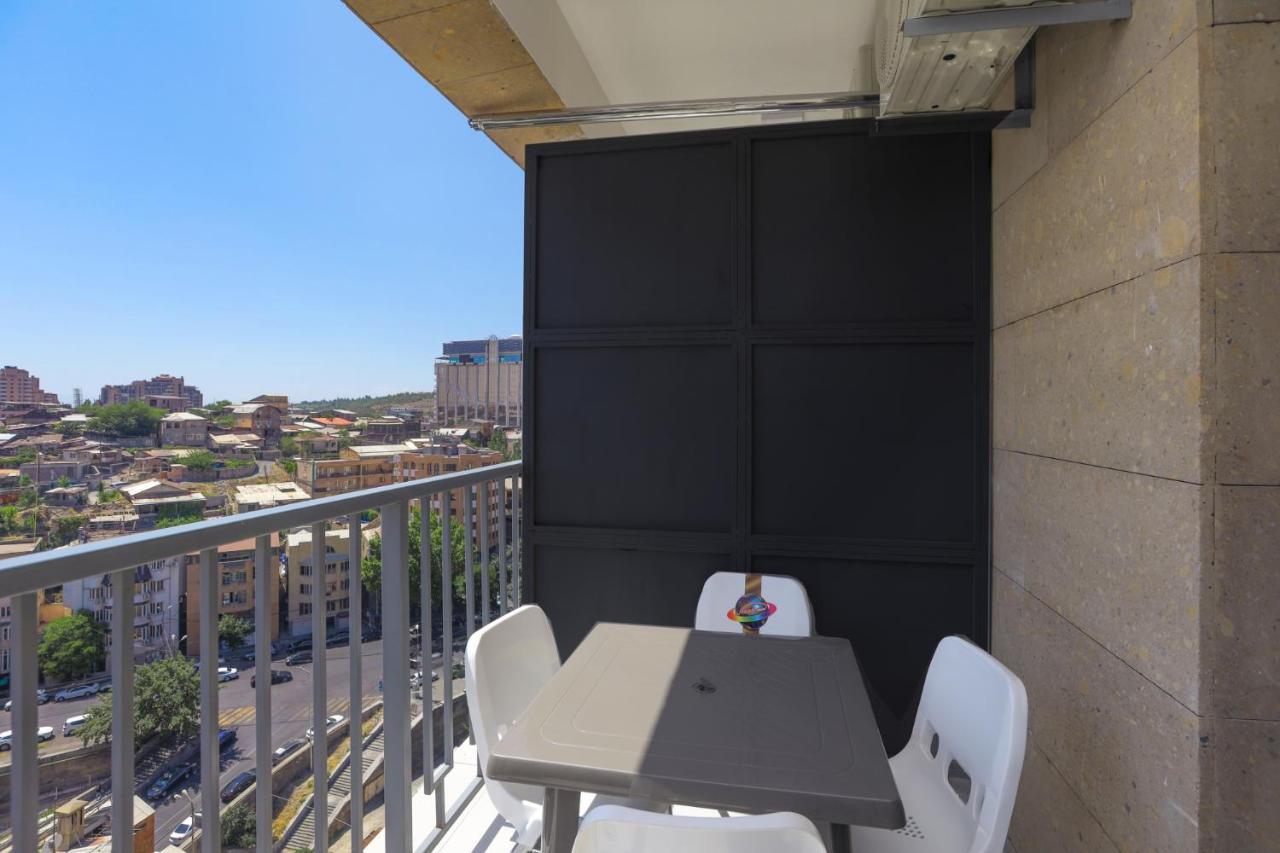Stay Inn Apartments On Amiryan 26/4 Erivan Exterior foto